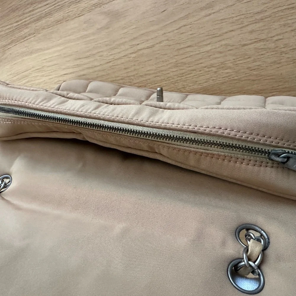 Chanel Shoulder Bag - Picture 14 of 16